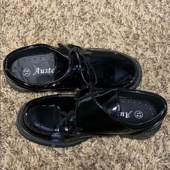 Auston little boys dress shoes
